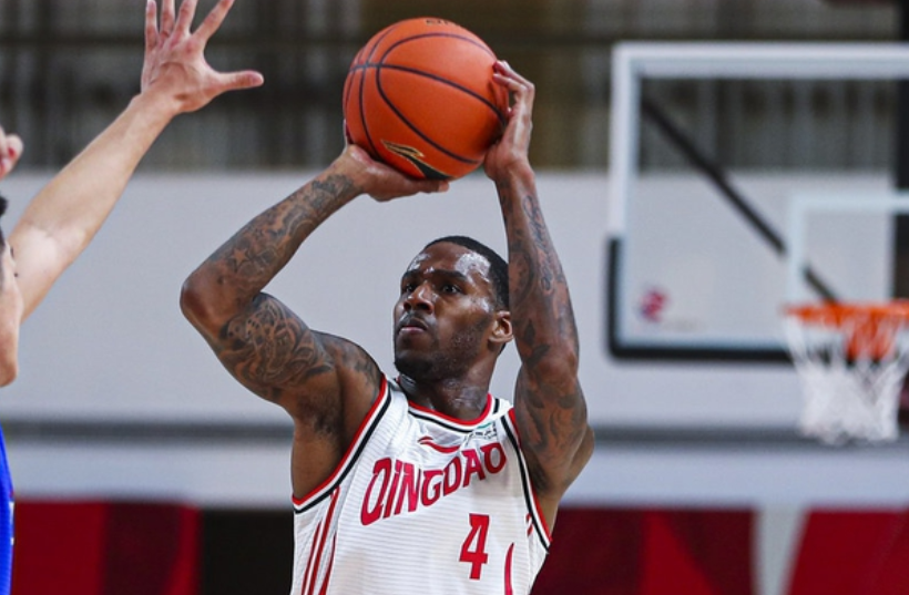 包含夏洛特黄蜂今夜外线爆发，志在CBA常规赛名次提升，质疑声仍在，团队化学反应显著的词条