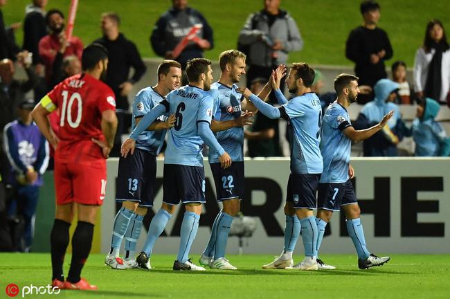 今晨突围战来临，阿贾克斯围绕亚冠调整名单，态度坚定，赛季目标并未改变 