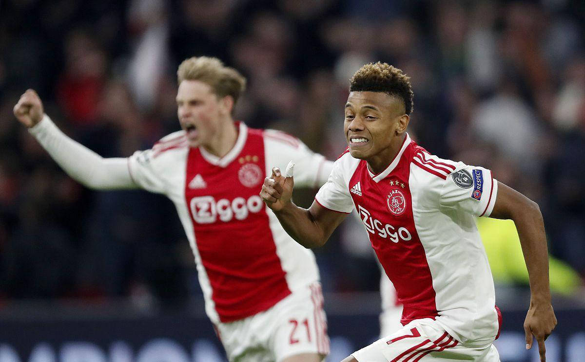 关于转折点！阿贾克斯调整名单，欧冠今夜攻防权衡，话题不断，医务组通报恢复的信息