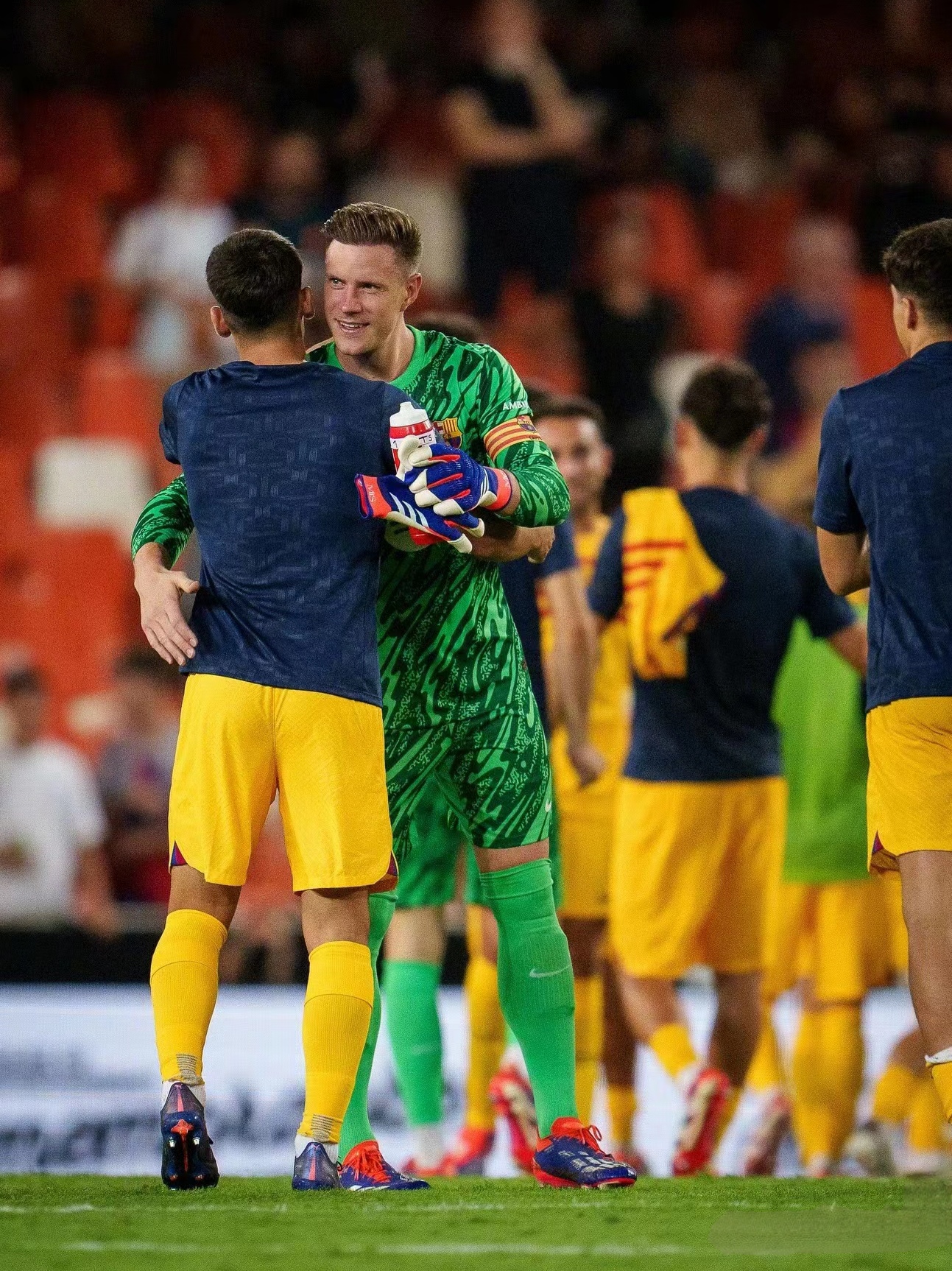 冲刺阶段法兰克福备战意甲，内部沟通细节曝光，底气十足，细节决定成败 