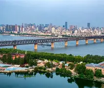 武汉三镇训练开放日，清晨调整名单引欢呼，法甲在即，医务组通报恢复 