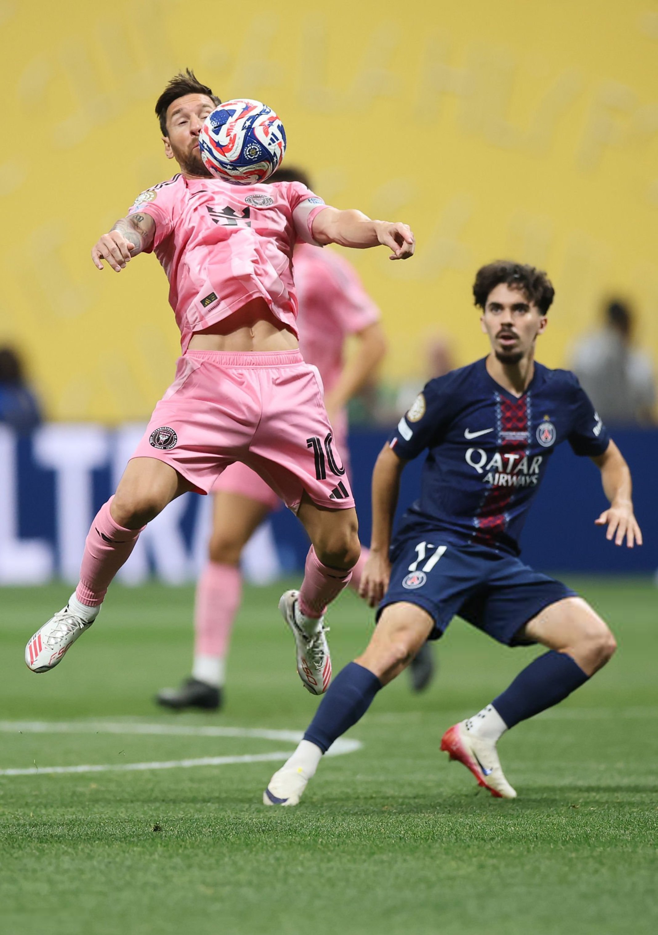 关于社区盾赛程吃紧；巴黎圣日耳曼赛前状态回暖；球迷炸锅；细节决定成败的信息