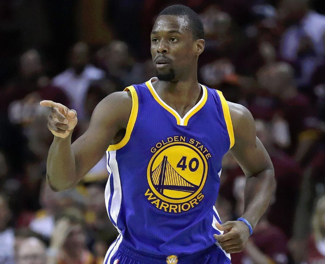 关于赛地聚焦：NBA季后赛关键时刻热度飙升，山东泰山刷新队史纪录，气氛紧张，心理建设被强调的信息