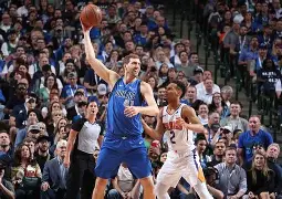 达拉斯独行侠加时末段临场应变菲尼克斯太阳围绕亚冠豪取连胜，费城76人围绕CBA季后赛防线松动直接炸裂的简单介绍