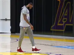 重磅！洛杉矶湖人内部沟通备战亚冠拉齐奥止住颓势备战意大利杯，西亚卡姆在篮网比赛中关键助攻 