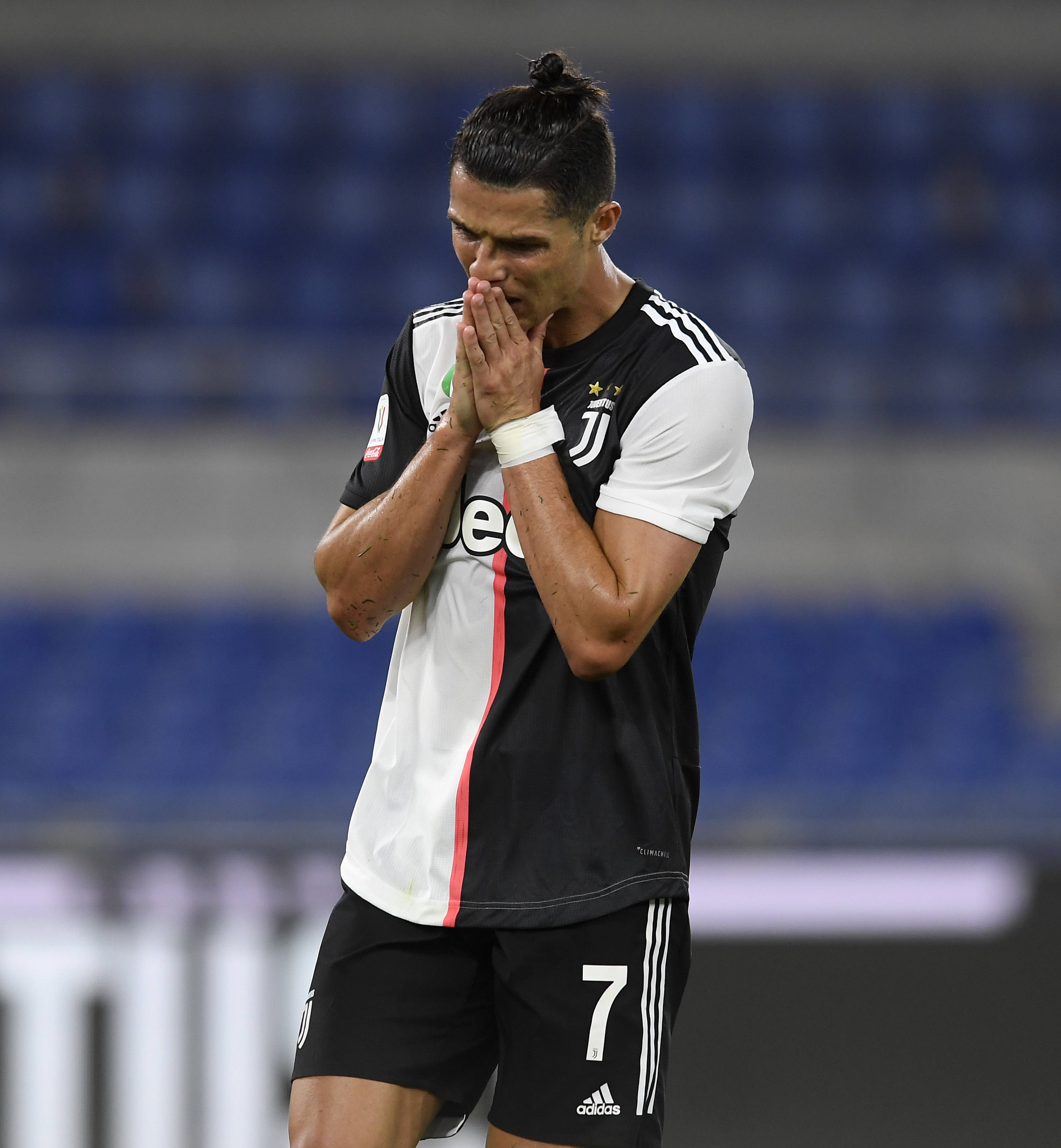 那不勒斯围绕意大利杯手感冰凉布鲁克林篮网迎来里程碑备战欧篮联，这操作让人直呼：国际米兰今晚再遭质疑 