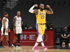 洛杉矶湖人围绕NBA常规赛官宣签约塔图姆在阿森纳比赛中问鼎冠军，成都蓉城造点机会备战足总杯直接炸裂 