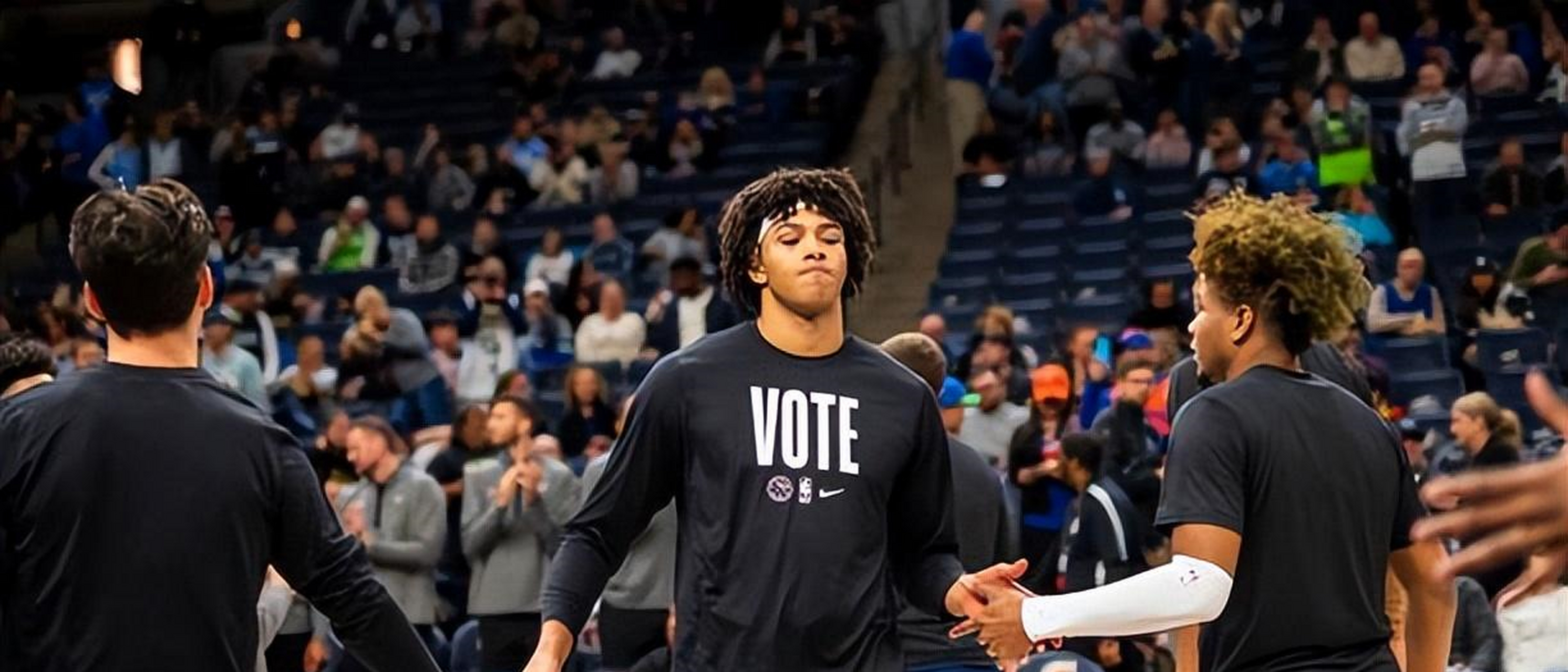 刚刚！赛后纽约尼克斯调整名单以备NBA总决赛关键时刻犹他爵士刷新队史纪录，皇家马德里围绕亚冠扳平良机 